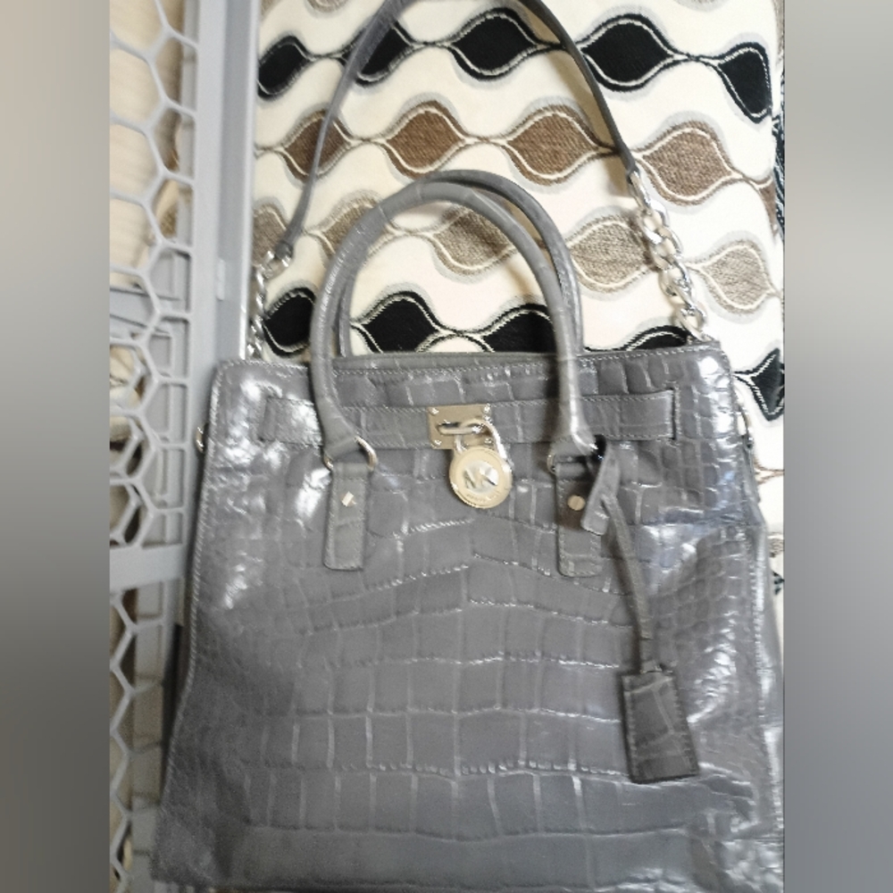 MICHAEL MlICHAEL KORS "Hamilton" Grey Crocs Prints Leather Large Shoulder Bag